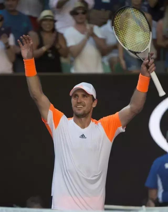 观众中掀起 观众中掀起