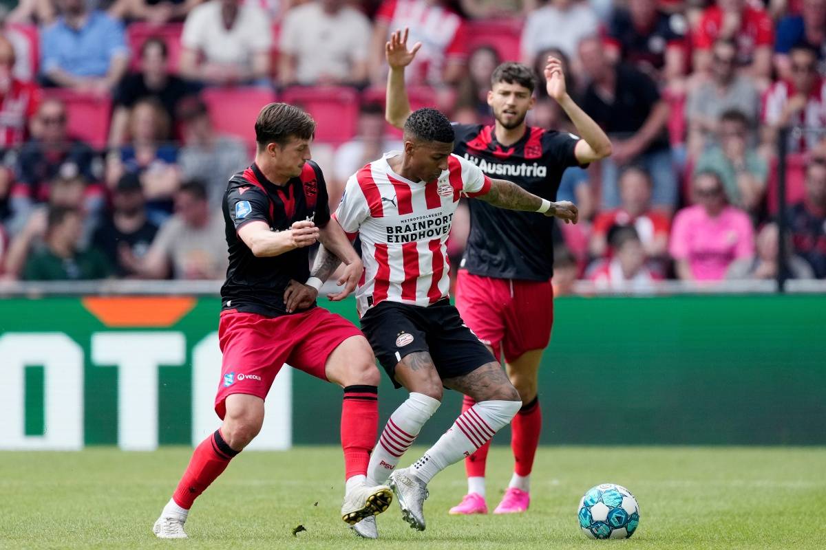 运动员在兼 运动员在兼