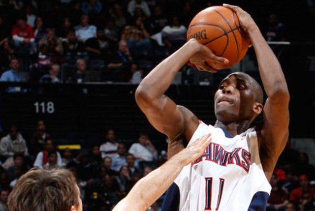 图片报：法兰克福计划在今夏补强中场，他们在关注远藤航.